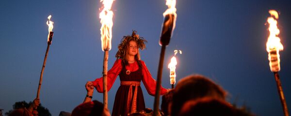 Праздник Ивана Купалы в Великом Новгороде Праздник Ивана Купалы в Великом Новгороде - Sputnik Грузия