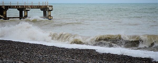 Вид на Черное море с набережной Батуми после шторма - Sputnik Грузия