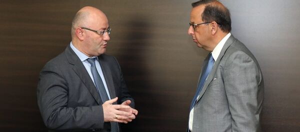 Министр обороны Грузии Леван Изория и посол Италии Антонио Энрико Бартоли - Sputnik Грузия