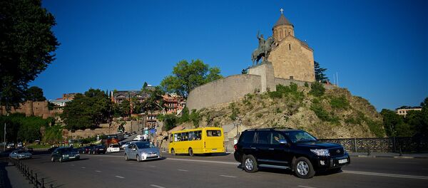Вид на памятник Вахтангу Горгасали и Метехскую церковь в Тбилиси Вид на памятник Вахтангу Горгасали и Метехскую церковь в Тбилиси - Sputnik Грузия