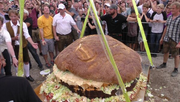 Самый большой в мире гамбургер - Sputnik Грузия