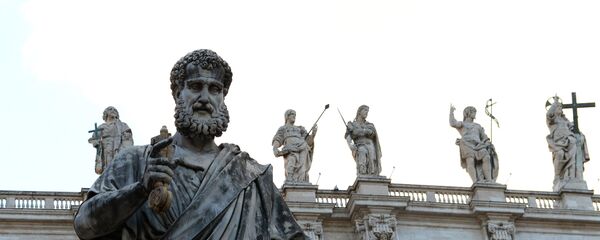 Статуя апостола Петра (скульптор Джузеппе де Фабрис) у собора святого Петра в Ватикане - Sputnik Грузия