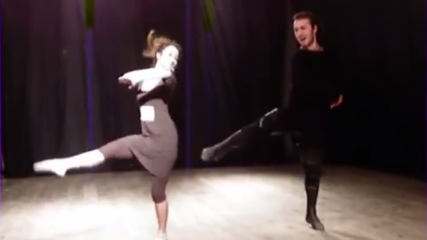 Танцоры Сухишвили исполнили танец под народную украинскую песню - Sputnik Грузия