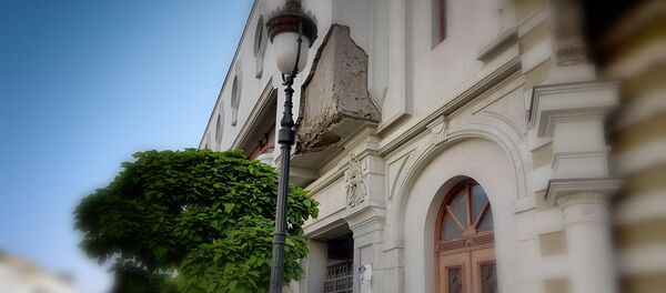 თბილისში შენობის ფასადის ნაწილის ჩამოშლისას ახალგაზრდა ქალი დაშავდა თბილისში შენობის ფასადის ნაწილის ჩამოშლისას ახალგაზრდა ქალი დაშავდა - Sputnik საქართველო