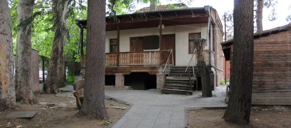 Дом, в подвале которого располагалась типография - Sputnik Грузия