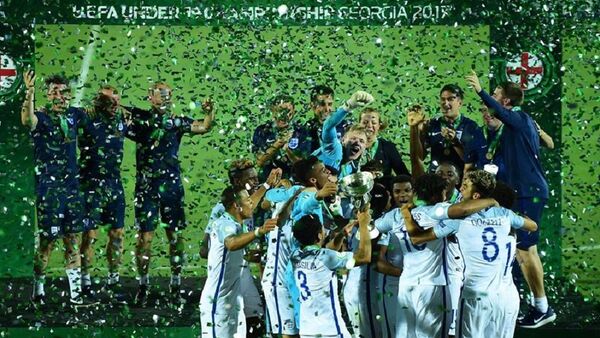 Сборная Англии по футболу U-19 стала чемпионом Европы в Тбилиси - Sputnik Грузия