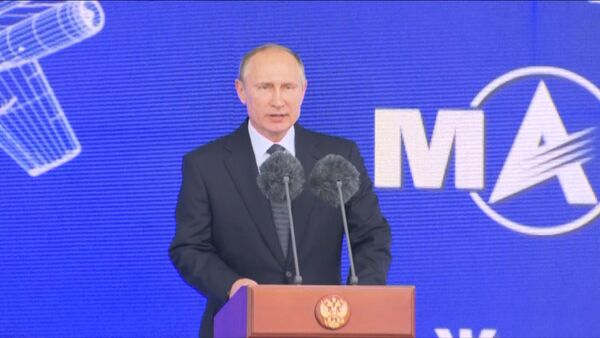 Владимир Путин выступил на авиасалоне МАКС-2017 - Sputnik Грузия