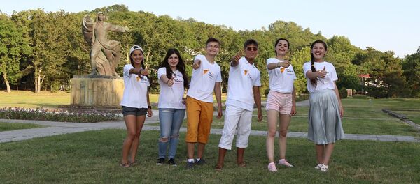 Sputnik подарил детям из Ты супер! отдых на море - Sputnik Грузия