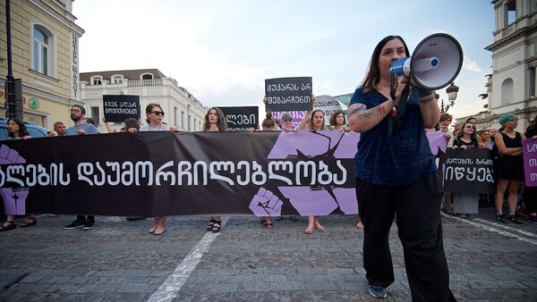 Участницы марша феминисток против насилия и в защиту прав женщин - Sputnik Грузия