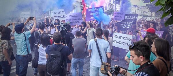 Женский марш: самая крупная акция феминисток прошла в Тбилиси - Sputnik Грузия