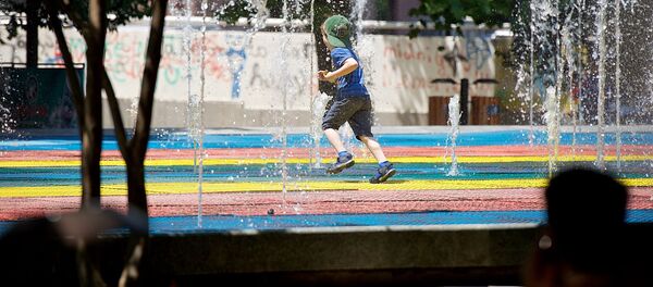 ბავშვი თბილისის ერთ-ერთ პარკში - Sputnik საქართველო