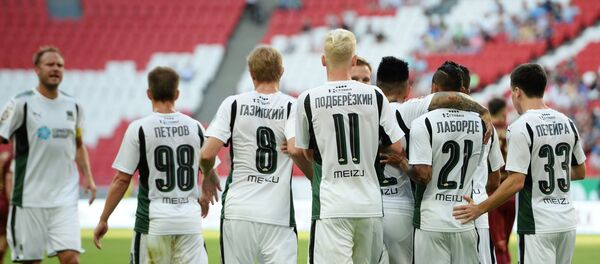 Игроки ФК Краснодар радуются забитому мячу - Sputnik Грузия