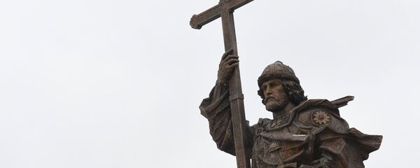 Памятник святому равноапостольному князю Владимиру на Боровицкой площади - Sputnik Грузия