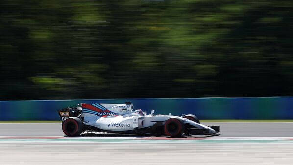 Гонщик команды Williams Пол ди Реста впервые вышел на старт гонки Формула 1 с 2013 года, когда он выступал за Force India. На Гран-при Венгрии в составе Williams он заменил заболевшего Фелипе Массу - Sputnik Грузия