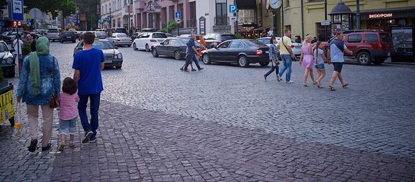 ტურისტები სეირნობენ თბილისის ისტორიულ ცენტრში ტურისტები სეირნობენ თბილისის ისტორიულ ცენტრში - Sputnik საქართველო