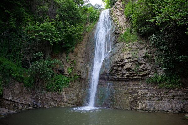 Один из больших водопадов на территории тбилисского ботанического сада - Sputnik Грузия