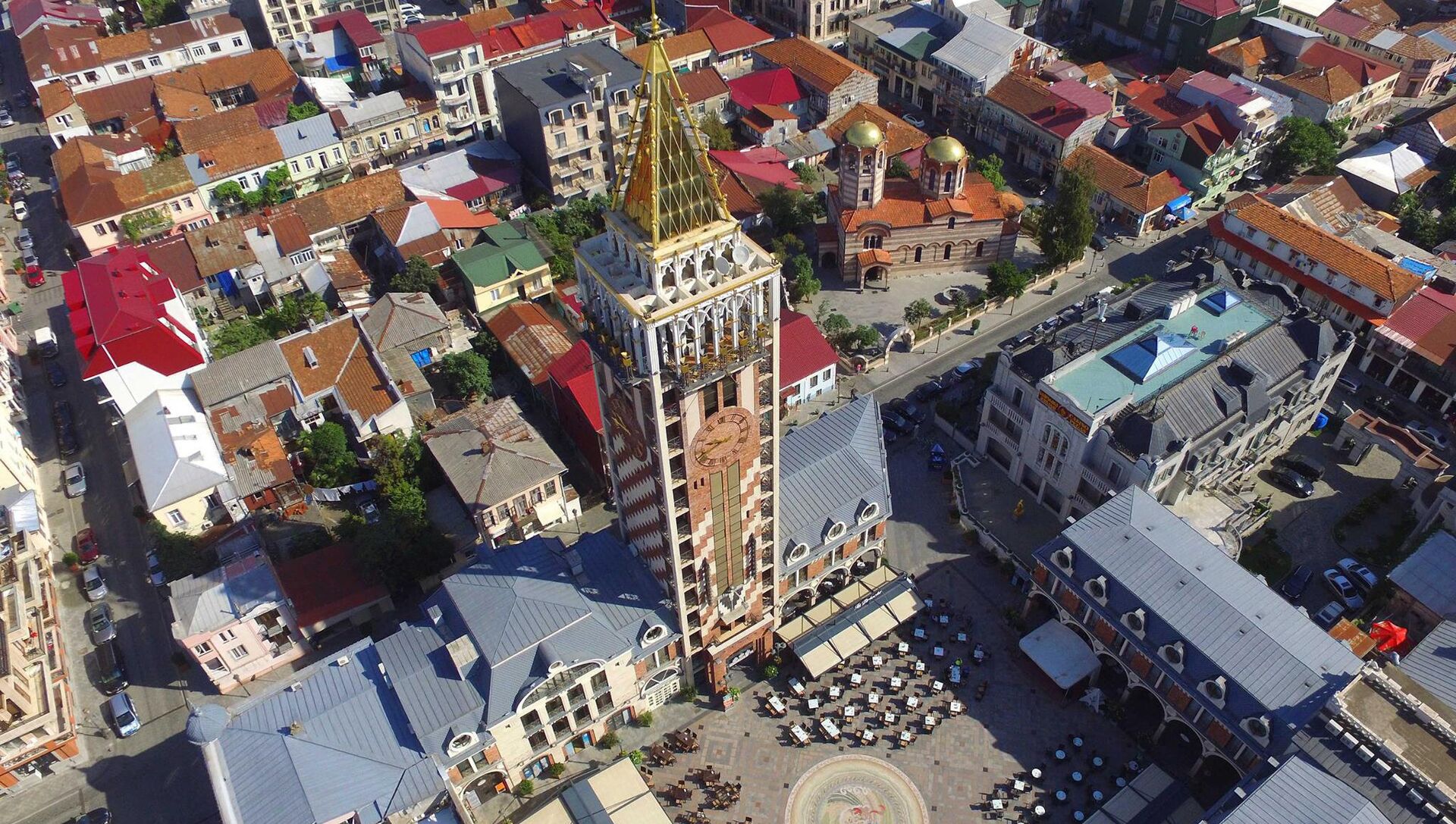 Вид на площадь Пьяцца и центр города Батуми с воздуха - Sputnik Грузия, 1920, 15.04.2021