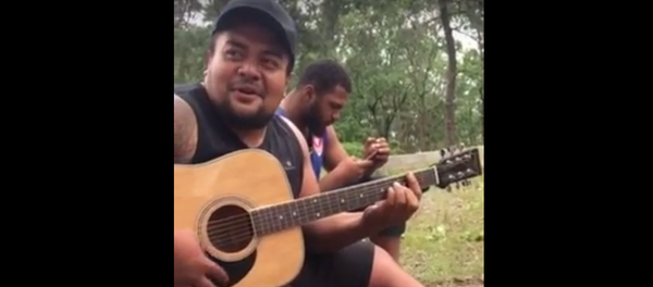 Регбист из Фиджи поет на грузинском - Sputnik Грузия