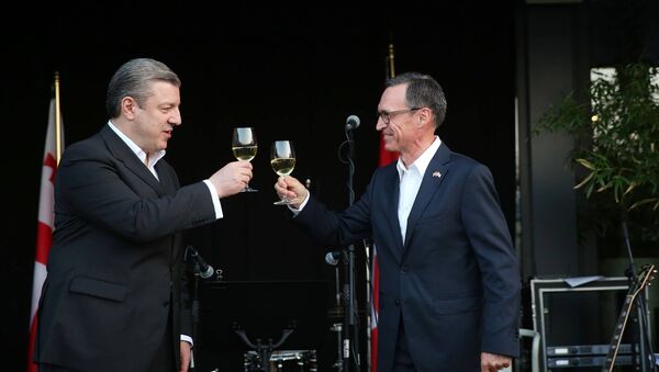 Премьер Грузии Георгий Квирикашвили и посол Швейцарии Лукас Беглингер - Sputnik Грузия