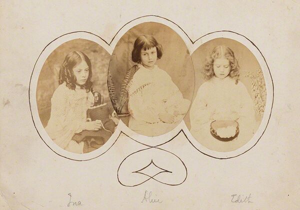 Триптих Алисы Лидделл, фото из альбома Льюиса Кэрролла, снимок датируется периодом с 1860 по 1870 года - Sputnik Грузия