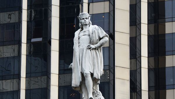 Памятник Христофору Колумбу (скульптор Гаэтано Руссо) на площади Коламбус-серкл в Нью-Йорке - Sputnik Грузия