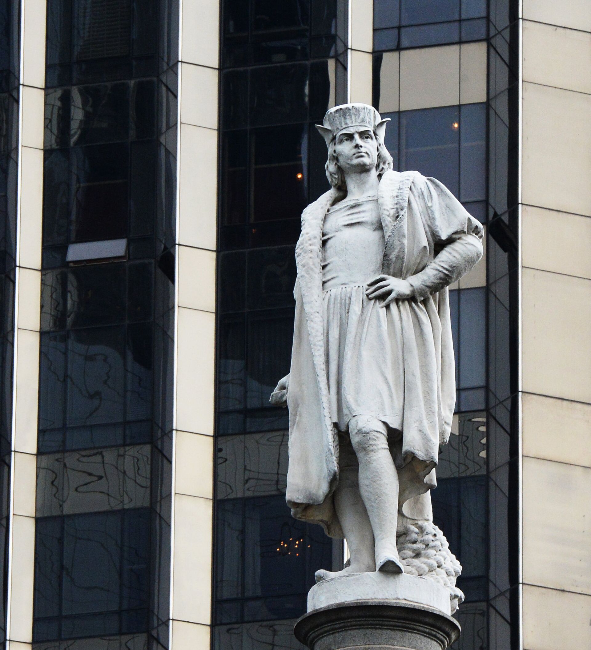 На какие средства установлен памятник христофору леденцову. Памятник Христофору Колумбу в Нью-Йорке. Колумб скульптура. Статуя Колумба. Статуя Христофора Колумба Америка.