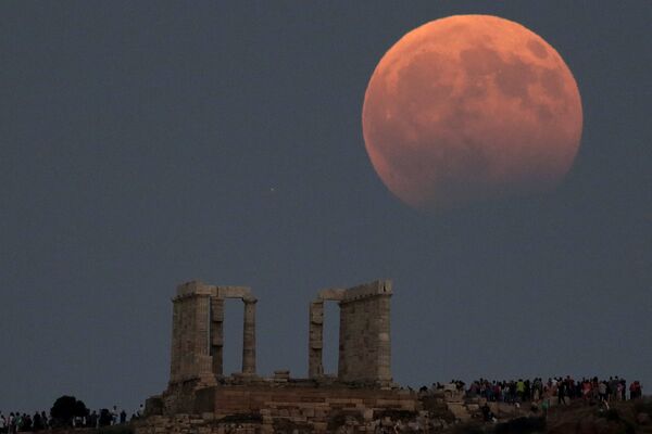 სავსე მთვარე პოსეიდონის ტაძრის თავზე, საბერძნეთი - Sputnik საქართველო