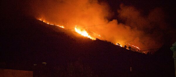 მთაწმინდაზე გაჩენილი ხანძარი ქალაქის ყველა წერტილიდან კარგად ჩანდა - Sputnik საქართველო