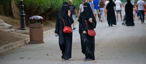 ახლო აღმოსავლეთიდან ტურისტები მთაწმინდაზე ახლო აღმოსავლეთიდან ტურისტები მთაწმინდაზე - Sputnik საქართველო