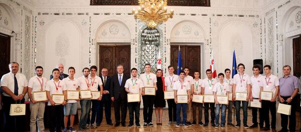 საერთაშორისო ოლიმპიადებზე გამარჯვებული მოსწავლეების დაჯილდოების ცერემონია საერთაშორისო ოლიმპიადებზე გამარჯვებული მოსწავლეების დაჯილდოების ცერემონია - Sputnik საქართველო