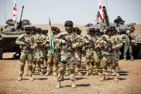 Военные на базе в Вазиани во время учений Достойный партнер 2017 (Noble Partner) - Sputnik Грузия