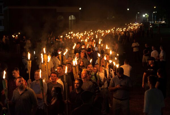 Так в Шарлоттсвилле ультраправыми было проведено факельное шествие - Sputnik Грузия