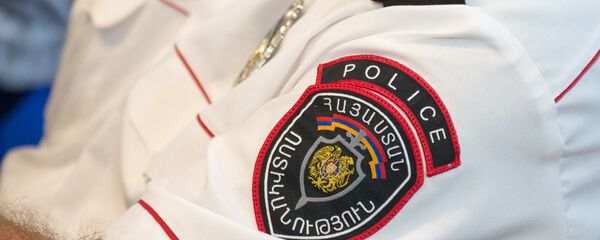 Полицейский в Армении - Sputnik Грузия