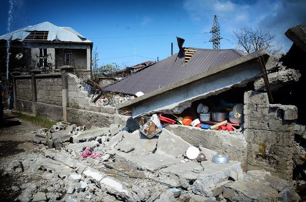 Полностью разрушенный в результате взрыва жилой дом - Sputnik Грузия