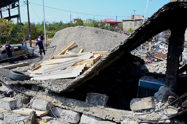 Разрушенный взрывом дом - взрывная волна была такой силы, что привела к разрушению капитальных построек - Sputnik Грузия