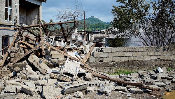 Разрушенные дома, сгоревшие машины: последствия взрыва в Батуми - Sputnik Грузия