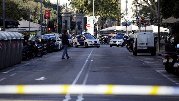 Полиция на месте наезда на людей в Барселоне - Sputnik Грузия