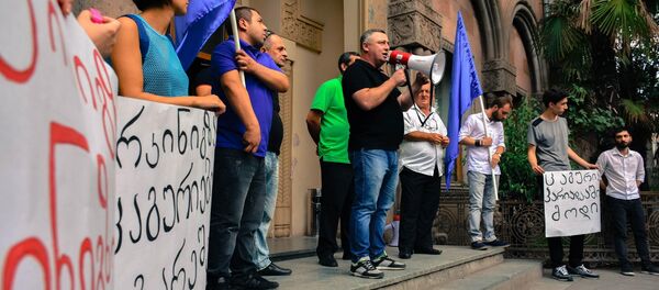 Акция железнодорожников у административного здания ГЖД в Тбилиси - Sputnik Грузия