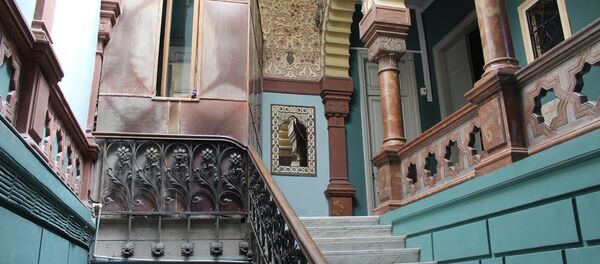 Мозаика у входа в парадную дома Калантарова - Sputnik Грузия