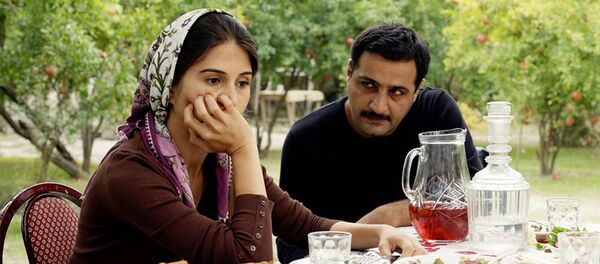 Кадр из фильма Гранатовый сад - Sputnik Грузия