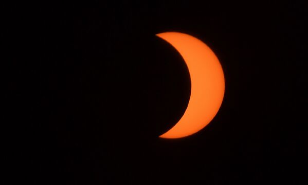 Так частичное солнечное затмение было видно из Пасадены, штат Калифорния - Sputnik Грузия