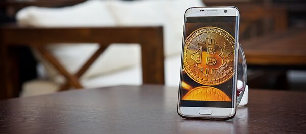 Тбилисские кафе и рестораны хотят начать расчеты в криптовалюте - Sputnik Грузия