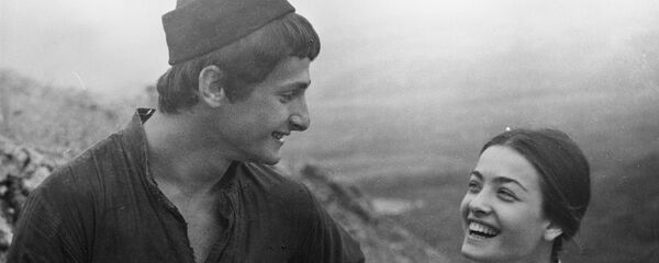 Кадр из кинофильма Древо желаний. Гедиа - актер Сосо Джачвлиани, Мария - актриса Лика Кавжарадзе - Sputnik Грузия