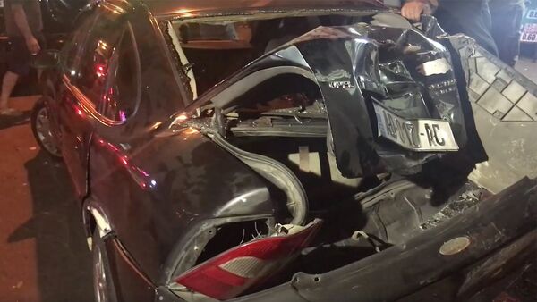 Грузовик протаранил 20 автомобилей в Тбилиси: кадры с места аварии - Sputnik Грузия