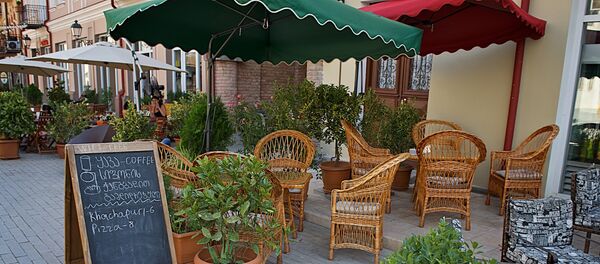 Одно из кафе в центре грузинской столицы - Sputnik Грузия