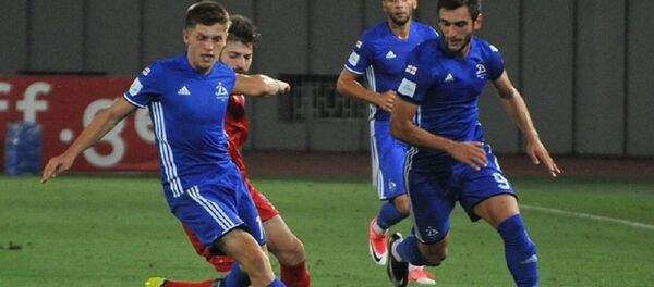 С мячом Георгий Чакветадзе Динамо  Тбилиси - Sputnik Грузия