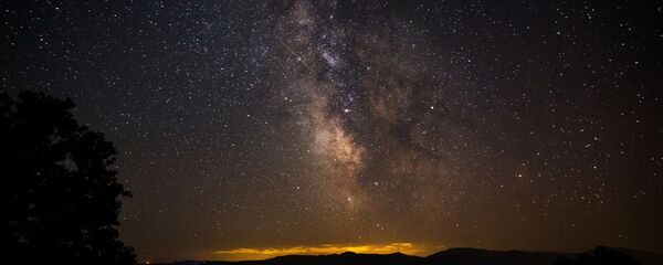 Звездное небо, наблюдаемое в Краснодарском крае во время метеорного потока Персеиды - Sputnik Грузия