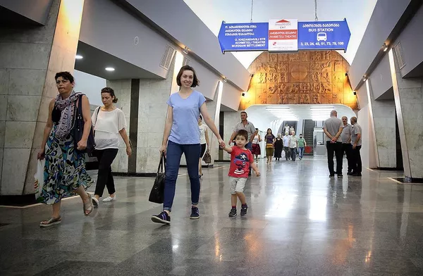 Станция тбилисского метро Театр Ахметели Станция тбилисского метро Театр Ахметели - Sputnik Грузия