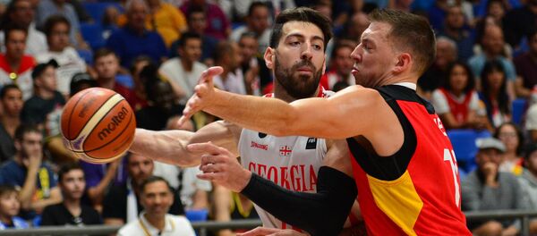Сборная Грузии по баскетболу в матче против команды Германии - Sputnik Грузия