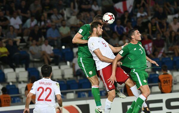 Сборная Грузии по футболу сыграла вничью 1:1 с командой Ирландии в Тбилиси в отборочном матче чемпионата Мира 2018 года - Sputnik Грузия